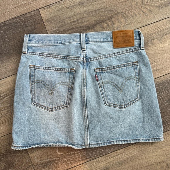 Levi’s Icon Denim Mini Skirt - size 27 - Picture 4 of 6